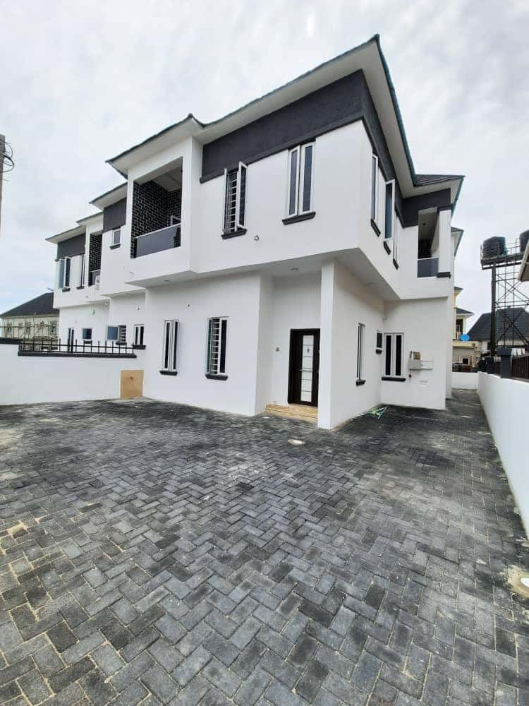 Fully Serviced 4 Bedroom Luxury Semi Duplex With BQ For Sale